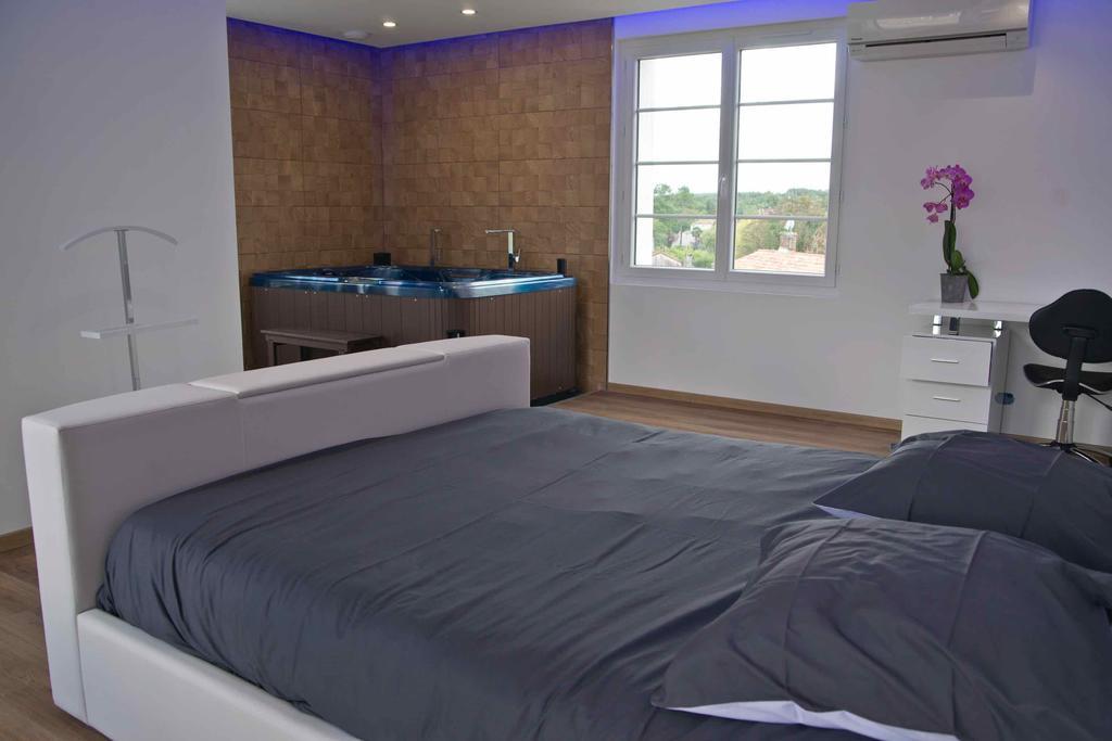 Moulin Des Tours Bed & Breakfast Barbaste Ngoại thất bức ảnh